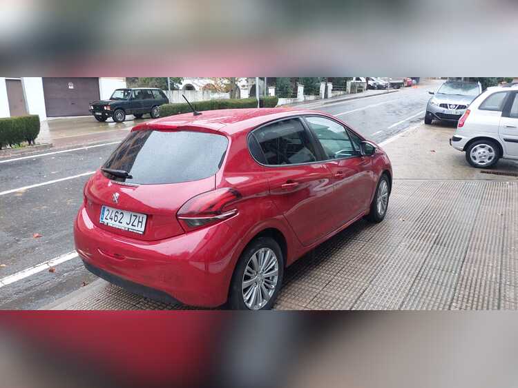 Peugeot 208 1.6 hdi foto 6